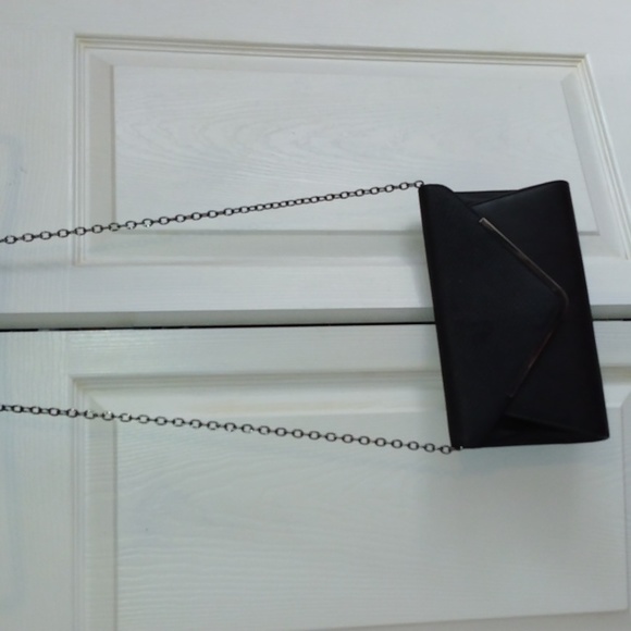 Aldo women's black faux leather envelope size with long chain purse - Picture 3 of 16